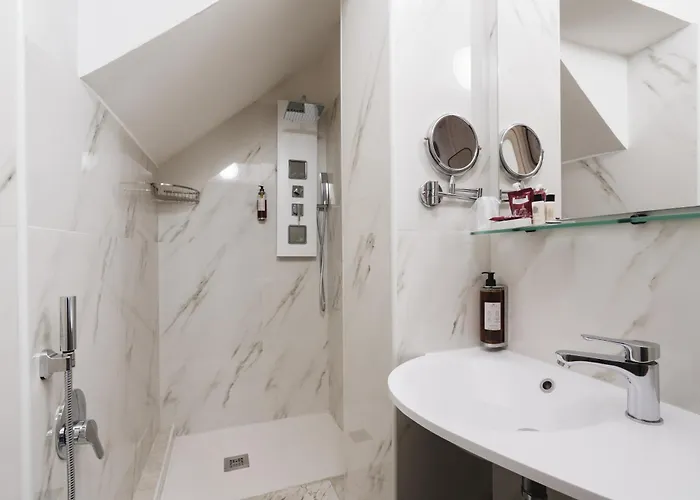 Affittacamere Centro Cavour 4*
